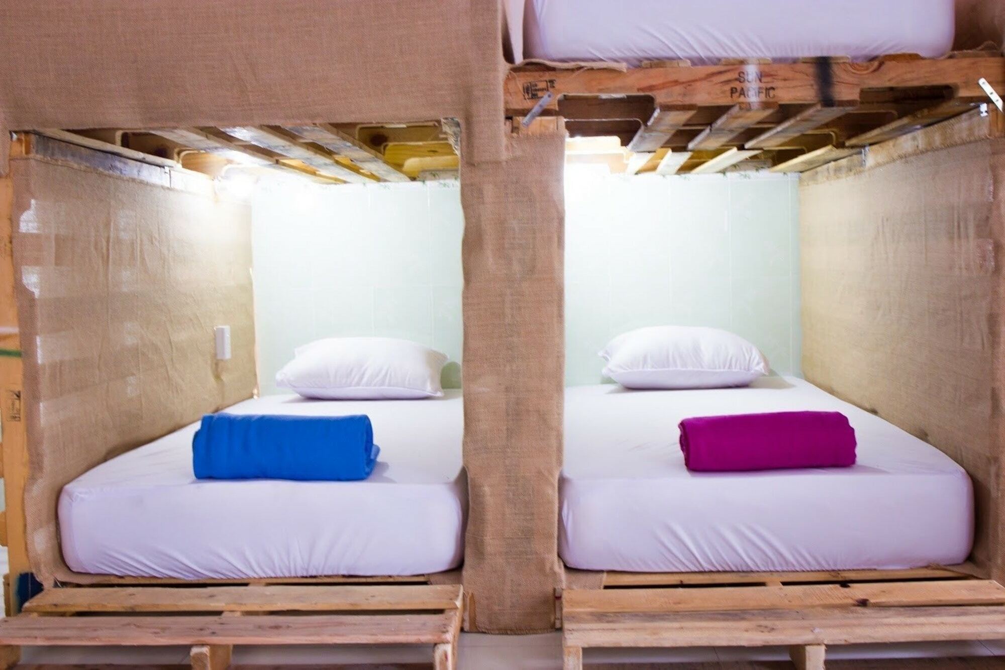 Dablend Hostel Хошимин Экстерьер фото